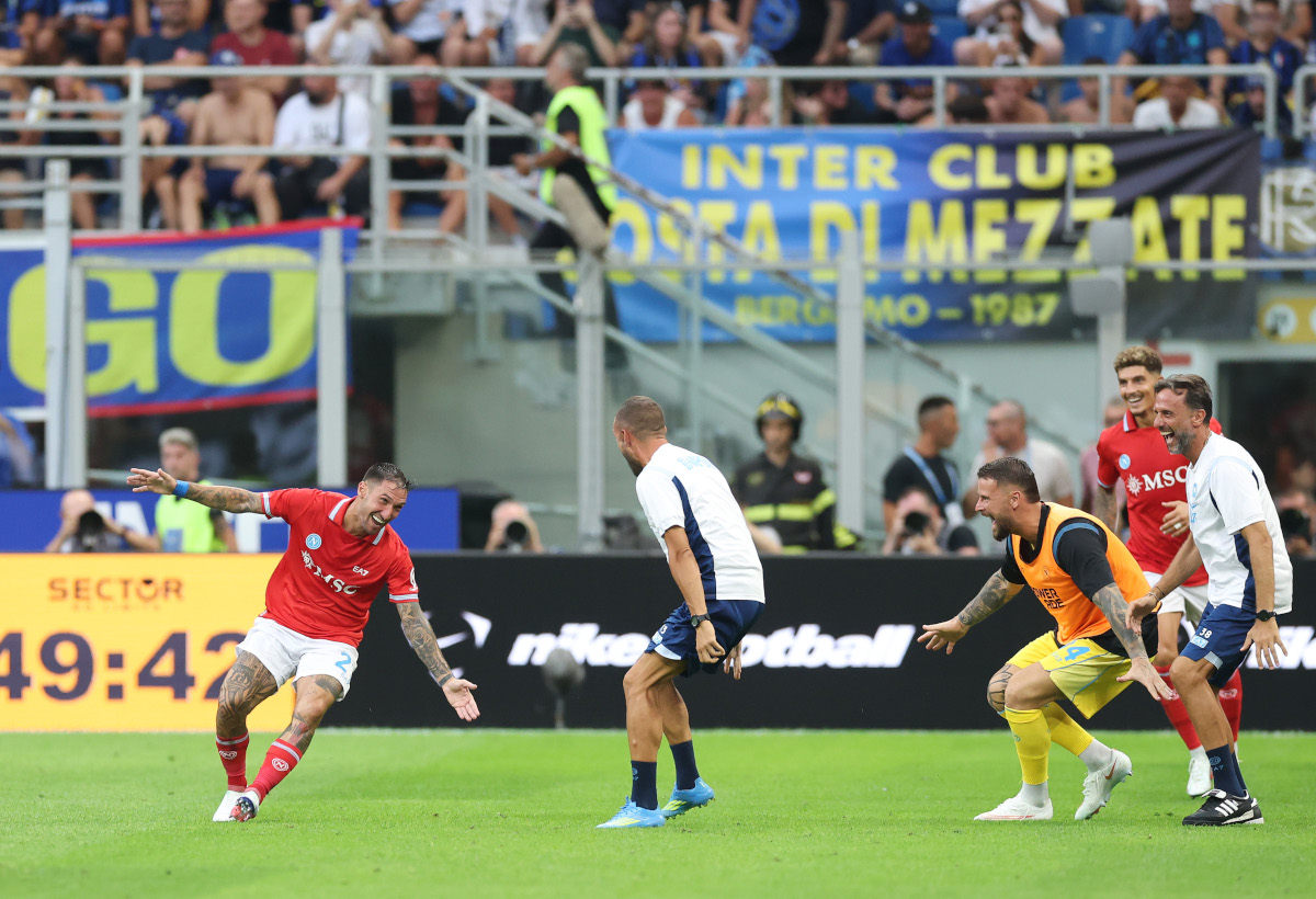 MILAN, ITALY - SEPTEMBER 05: Matteo Politano of Napoli celebrates scoring his team’s first goal during the Serie A match between FC Internazionale and SSC Napoli at Stadio Giuseppe Meazza on September 05, 2026 in Milan, Italy. (Photo by Claudio Villa/Getty Images)
