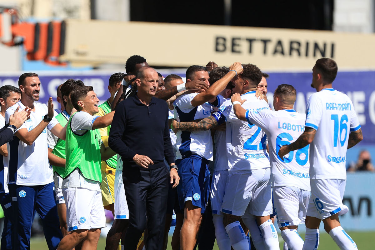 FLORENÇA, ITÁLIA - 20 DE SETEMBRO: Billy Gilmore do SSC Napoli comemora marcar um gol durante a partida da Série A entre ACF Fiorentina e SSC Napoli no Stadio Artemio Franchi em 20 de setembro de 2026 em Florença, Itália. (Foto de Gabriel Maltindi/Getty Images)