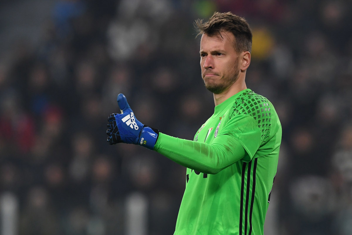TURIM, ITÁLIA - 28 DE FEVEREIRO: Norberto Murara Neto da Juventus FC gesticula durante a partida da Copa TIM entre Juventus FC e SSC Napoli na Juventus Arena em 28 de fevereiro de 2017 em Torino, Itália. (Foto de Valerio Pennicino/Getty Images)