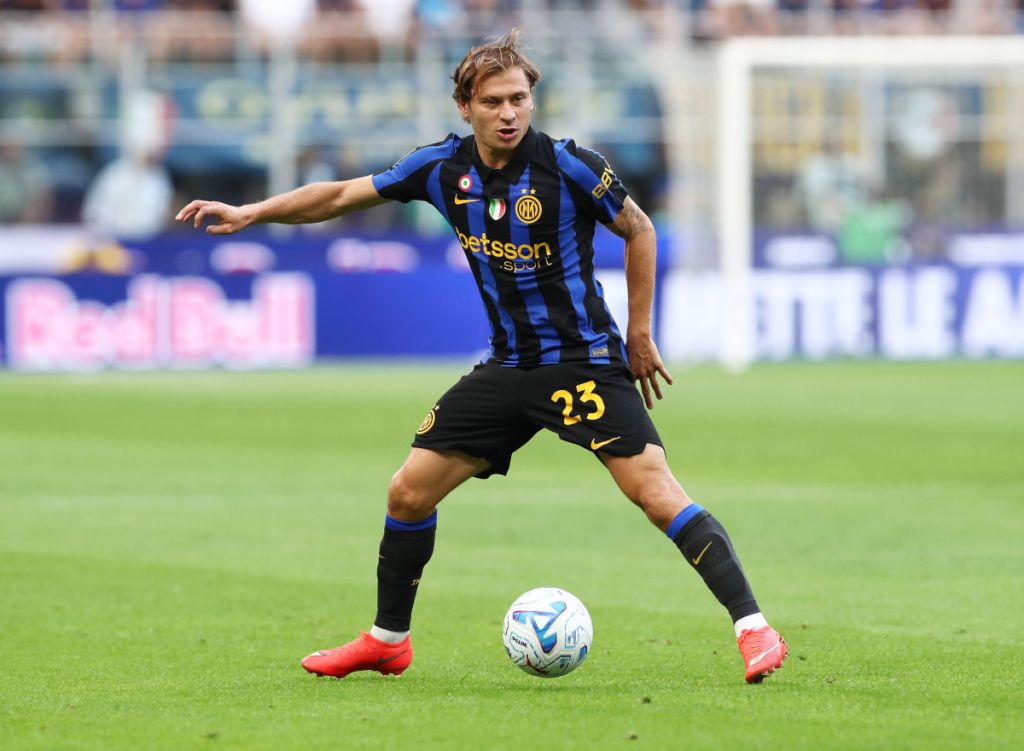 MILAN, ITALY - SEPTEMBER 05: Nicolo Barella of Internazionale controls the ball during the Serie A match between FC Internazionale and SSC Napoli at Stadio Giuseppe Meazza on September 05, 2026 in Milan, Italy. (Photo by Marco Luzzani/Getty Images)