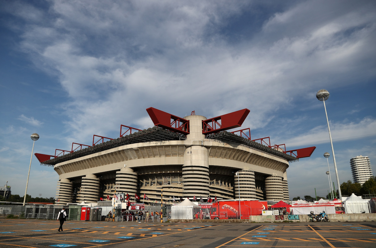 MILÃO, ITÁLIA - 20 DE SETEMBRO: Uma visão geral fora do estádio antes da partida da Série A entre AC Milan e US Lecce no Stadio Giuseppe Mezza em 20 de setembro de 2026 em Milão, Itália. (Foto de Marco Luzani/Getty Images)
