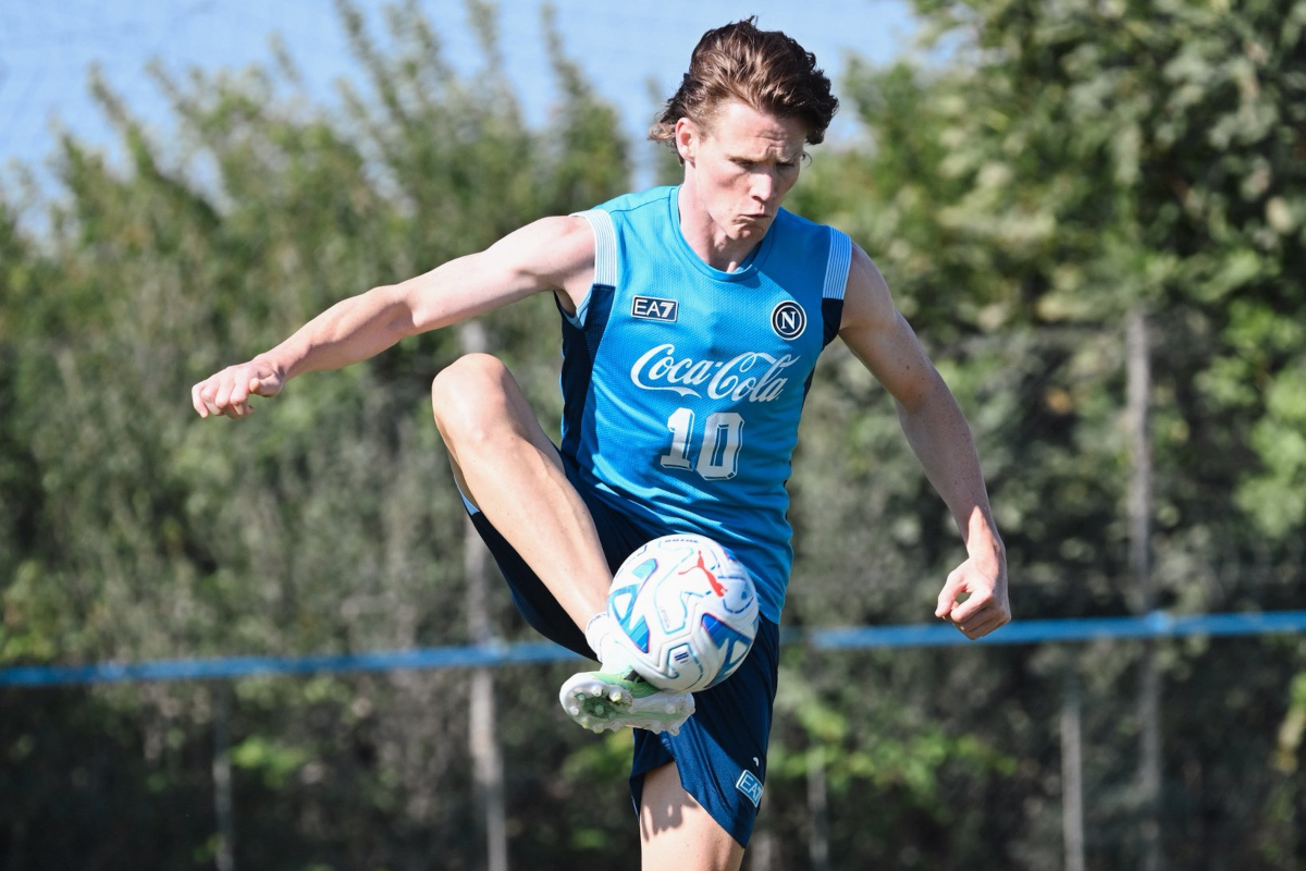 Scott McTominay volta a treinar pelo Napoli após cirurgia cardíaca (@sscnapoli_br)