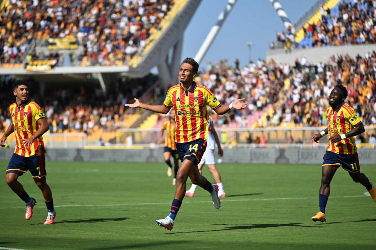 LECCE, ITALY - SEPTEMBER 13: Tiago Gabriel of US Lecce celebrates after scoring his side second goal during the Serie A match between US Lecce and AC Monza at Stadio Via del Mare on September 13, 2026 in Lecce, Italy. (Photo by Francesco Pecoraro/Getty Images)