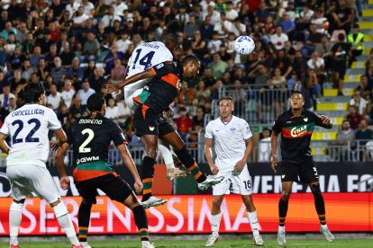 VENICE, ITALY - SEPTEMBER 19: Tijani Noslin of SS Lazio scores his team's second goal during the Serie A match between Venezia FC and SS Lazio at Stadio Pier Luigi Penzo on September 19, 2026 in Venice, Italy. (Photo by Maurizio Lagana/Getty Images)
