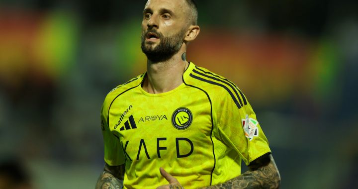 Lazio weigh up surprise move for former Inter midfielder Brozovic