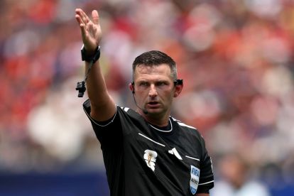Official: English referee Oliver and Scottish VAR appointed for Real Madrid vs. Inter