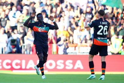 VENICE, ITALY - OCTOBER 17: Akor Adams of Venezia FC celebrates the opening goal during the Serie A match between Venezia FC and SSC Napoli at Stadio Pier Luigi Penzo on October 17, 2026 in Venice, Italy. (Photo by Maurizio Lagana/Getty Images)