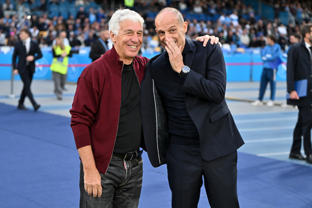NAPLES, ITALY - OCTOBER 24: Gian Piero Gasperini AS Roma head coach greets Massimiliano Allegri SSC Napoli head coach before the Serie A match between SSC Napoli and AS Roma at Stadio Diego Armando Maradona on October 24, 2026 in Naples, Italy. (Photo by Francesco Pecoraro/Getty Images)