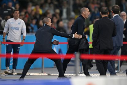 NAPLES, ITALY - OCTOBER 24: Massimiliano Allegri, SSC Napoli head coach, reacts to his expulsion during the Serie A match between SSC Napoli and AS Roma at Stadio Diego Armando Maradona on October 24, 2026 in Naples, Italy. (Photo by Francesco Pecoraro/Getty Images)