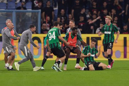 REGGIO NELL'EMILIA, ITALY - OCTOBER 11: Cas Odenthal of US Sassuolo 1c during the Serie A match between US Sassuolo and AC Milan at Mapei Stadium - Citta' del Tricolore on October 11, 2026 in Reggio nell'Emilia, Italy. (Photo by Emmanuele Ciancaglini/Getty Images)