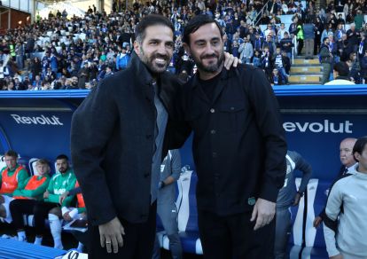 ITALY - OCTOBER 24: US Sassuolo coach Alberto Aquilani and Como 1907 coach Cesc Fabregas look on looks during the Serie A match between Como 1907 and US Sassuolo at Giuseppe Sinigaglia Stadium on October 24, 2026 in Italy. (Photo by Marco Luzzani/Getty Images)