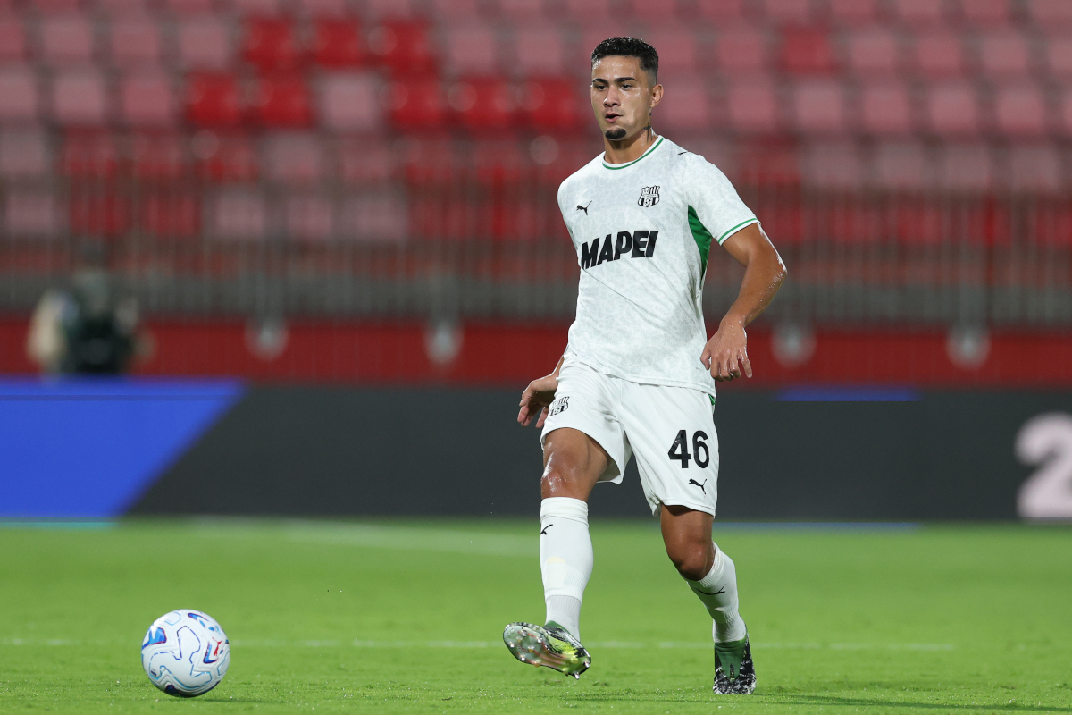 MONZA, ITALY - SEPTEMBER 18: Simone Cinquegrano of Sassuolo in action during the Serie A match between AC Monza and US Sassuolo at U-Power Stadium on September 18, 2026 in Monza, Italy. (Photo by Claudio Villa/Getty Images)