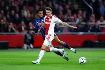 AMSTERDAM, NETHERLANDS - OCTOBER 22: Ederson of Atalanta BC passes the ball under pressure from Youri Baas of Ajax during the UEFA Conference League 2026/27 League Phase MD2 match between AFC Ajax and Atalanta BC at Johan Cruijff Arena on October 22, 2026 in Amsterdam, Netherlands. (Photo by Dean Mouhtaropoulos/Getty Images)