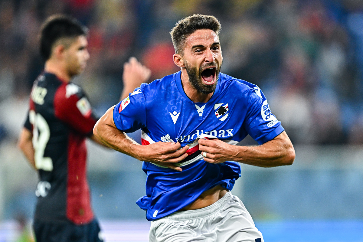 GÊNOVA, ITÁLIA - 25 DE SETEMBRO: Fabio Borini da Sampdoria comemora marcar um gol durante a partida da Coppa Itália entre Genoa CFC e UC Sampdoria no Estádio Luigi Ferraris em 25 de setembro de 2024 em Gênova, Itália. (Foto de Simone Arveda/Getty Images)