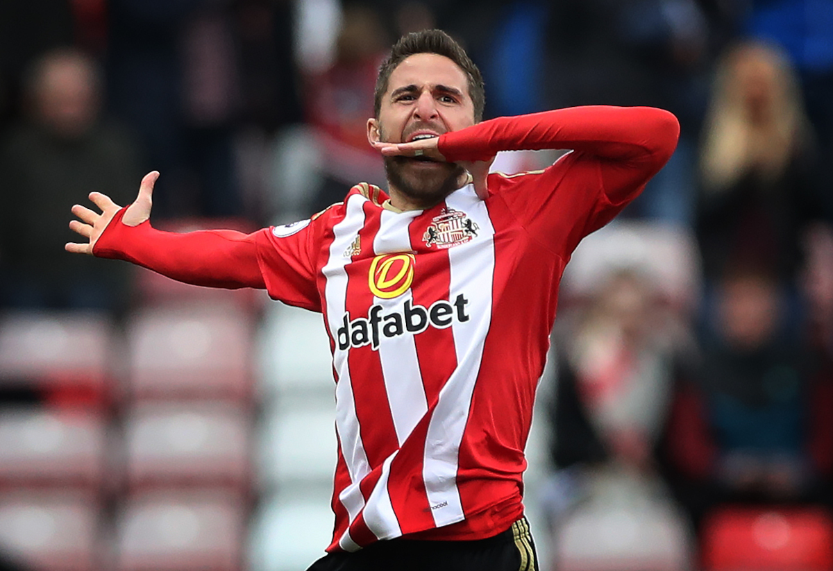 SUNDERLAND, INGLATERRA - 15 DE ABRIL: Fabio Borini do Sunderland comemora pontuação durante a partida da Premier League entre Sunderland e West Ham United no Stadium of Light em 15 de abril de 2017 em Sunderland, Inglaterra. (Foto de Ian MacNicol/Getty Images)