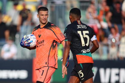 VENICE, ITALY - OCTOBER 17: Filip Stankovic of Venezia FC celebrates during the Serie A match between Venezia FC and SSC Napoli at Stadio Pier Luigi Penzo on October 17, 2026 in Venice, Italy. (Photo by Maurizio Lagana/Getty Images)