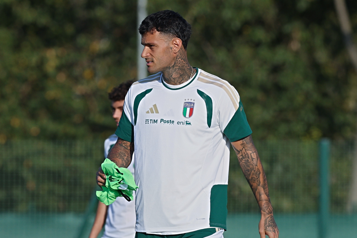 Gianluca Scamocca durante treino na Itália (@azzurri)