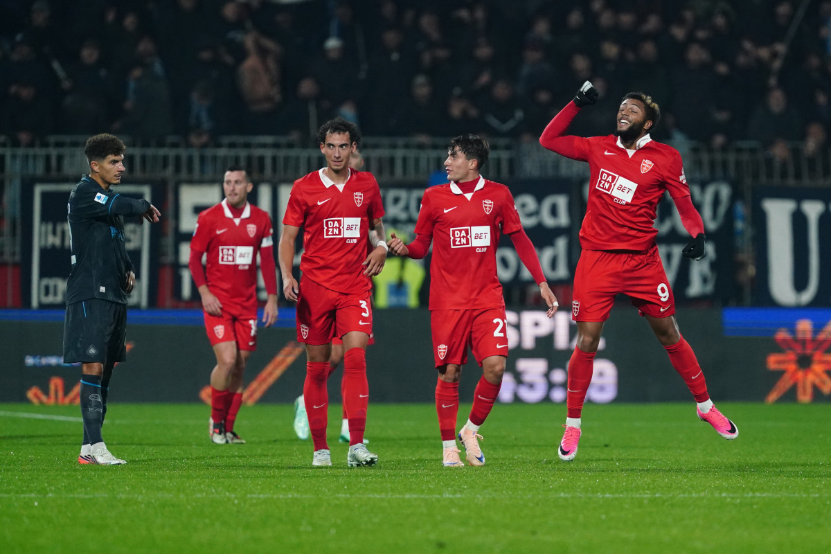ITALY - OCTOBER 28: Gustavo Varela #9 of AC Monza celebrates after scoring his first goal during the Serie A match between AC Monza and SSC Napoli at U-Power Stadium on October 28, 2026 in Monza, Italy. (Photo by Pier Marco Tacca/Getty Images)