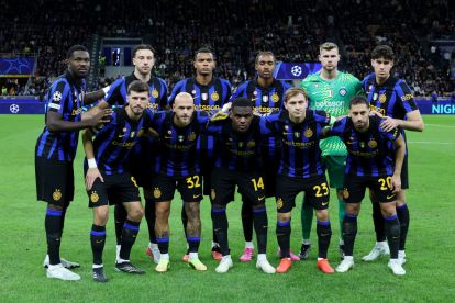 MILAN, ITALY - OCTOBER 21: FC Internazionale Milano pose for a team photograph before the UEFA Champions League 2026/27 League Phase MD3 match between FC Internazionale Milano and FC Shakhtar Donetsk at Stadio San Siro on October 21, 2026 in Milan, Italy. (Photo by Claudio Villa/Getty Images)