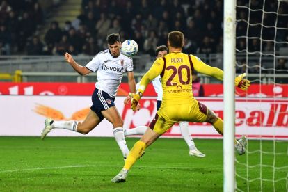 TURIN, ITALY - OCTOBER 27: Jacobo Ramon of Como 1907 scores his team’s first goal past Lucas Perri of Torino FC during the Serie A match between Torino FC and Como 1907 at Stadio Olimpico Grande Torino on October 27, 2026 in Turin, Italy. (Photo by Valerio Pennicino/Getty Images)