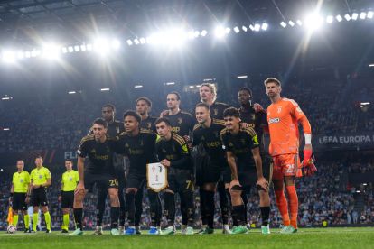 VIGO, SPAIN - OCTOBER 15: Juventus players pose for a team photograph before the UEFA Europa League 2026/27 League Phase MD2 match between Real Club Celta and Juventus at Estadio Balaidos on October 15, 2026 in Vigo, Spain. (Photo by Jose Manuel Alvarez Rey/Getty Images)