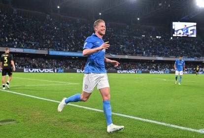 NAPLES, ITALY - OCTOBER 10: Kevin De Bruyne of SSC Napoli celebrates scoring his team’s third goal during the Serie A match between SSC Napoli and Frosinone Calcio at Stadio Diego Armando Maradona on October 10, 2026 in Naples, Italy. (Photo by Francesco Pecoraro/Getty Images)