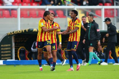 ITALY - OCTOBER 11: Amar Fatah of US Lecce celebrates with his teammate Oumar Ngom after scoring his team's equalizing goal during the Serie A match between US Lecce and Bologna FC at Stadio Via del Mare on October 11, 2026 in Lecce, Italy. (Photo by Maurizio Lagana/Getty Images)
