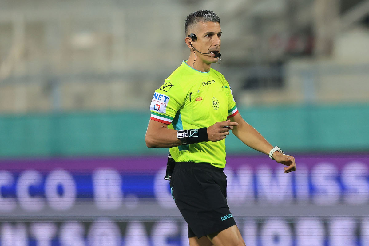 FLORENCE, ITALY - OCTOBER 29: Livio Martinelli referee looks on during the Serie A match between ACF Fiorentina and Atalanta BC at Stadio Artemio Franchi on October 29, 2026 in Florence, Italy. (Photo by Gabriele Maltinti/Getty Images)