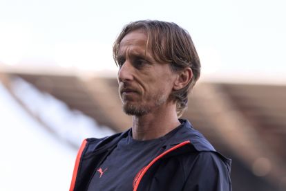 REGGIO NELL'EMILIA, ITALY - OCTOBER 11: Luka Modric of AC Milan looks on prior to the Serie A match between US Sassuolo and AC Milan at Mapei Stadium - Citta' del Tricolore on October 11, 2026 in Reggio nell'Emilia, Italy. (Photo by Emmanuele Ciancaglini/Getty Images)