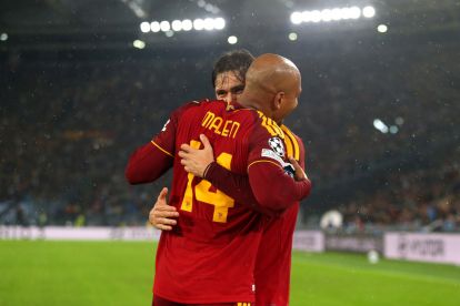 ROME, ITALY - OCTOBER 20: Donyell Malen of AS Roma celebrates scoring his team’s fourth goal with Niccolo Pisilli during the UEFA Champions League 2026/27 League Phase MD3 match between AS Roma and SK Slovan Bratislava at Stadio Olimpico on October 20, 2026 in Rome, Italy. (Photo by Paolo Bruno/Getty Images)