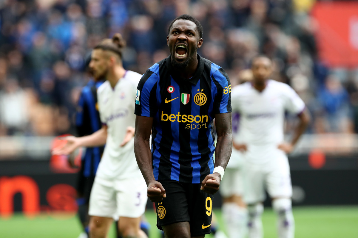 MILAN, ITALY - OCTOBER 25: Marcus Thuram of FC Internazionale Milano celebrates scoring his team’s first goal during the Serie A match between FC Internazionale and ACF Fiorentina at Stadio Giuseppe Meazza on October 25, 2026 in Milan, Italy. (Photo by Marco Luzzani/Getty Images)