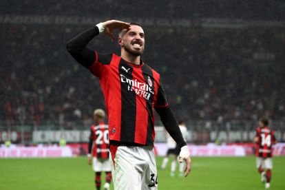 ITALY - OCTOBER 18: Mario Gila of AC Milan celebrates scoring his team’s third goal during the Serie A match between AC Milan and Atalanta BC at Stadio Giuseppe Meazza on October 18, 2026 in Italy. (Photo by Marco Luzzani/Getty Images)