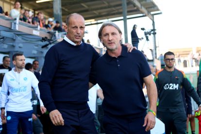 VENICE, ITALY - OCTOBER 17: Head coach of SSC Napoli Massimiliano Allegri poses with head coach of Venezia FC Davide Nicola during the Serie A match between Venezia FC and SSC Napoli at Stadio Pier Luigi Penzo on October 17, 2026 in Venice, Italy. (Photo by Maurizio Lagana/Getty Images)