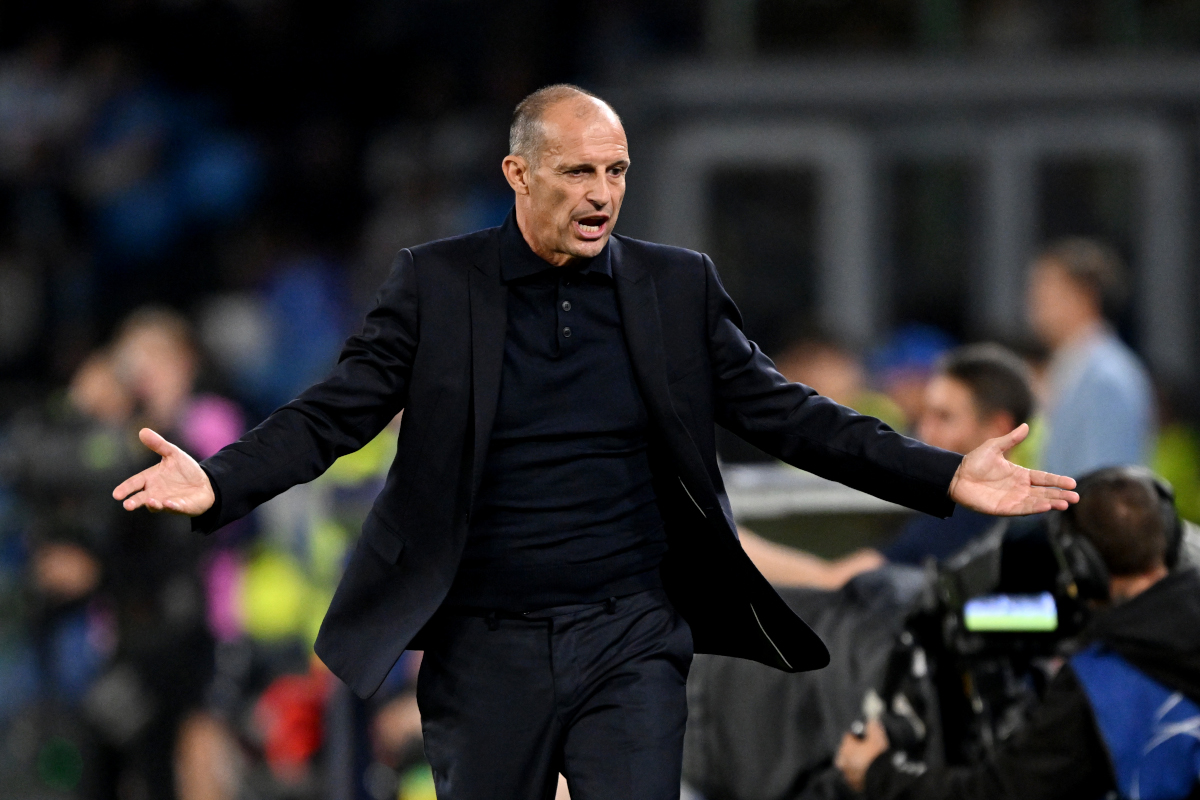 NÁPOLES, ITÁLIA - 20 DE OUTUBRO: O técnico do SSC Napoli, Massimiliano Allegri, reage durante a partida MD3 da UEFA Champions League 2026/27 League Stage entre SSC Napoli e FK Bodo / Glimt no Stadio Diego Armando Maradona 2020 em 20 de outubro de 2020 em Nápoles, Nápoles. (Foto: Francesco Pecoraro/Getty Images)