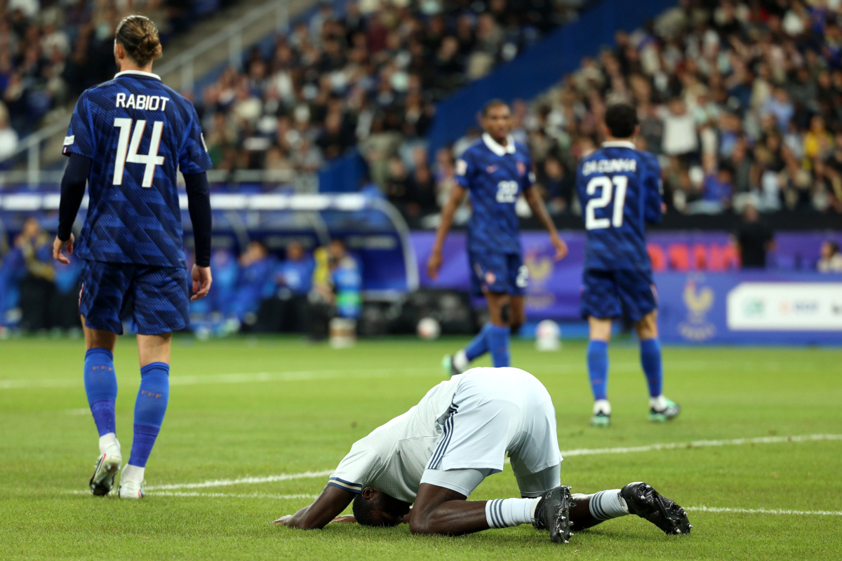 PARIS, FRANÇA - 02 DE OUTUBRO: Michael Gayot da Itália reage durante a partida da fase de grupos da Liga das Nações 2026/27 da UEFA entre França e Itália no Stade de France em 02 de outubro de 2026 em Paris, França. (Foto de Pauline Figutt/Getty Images)