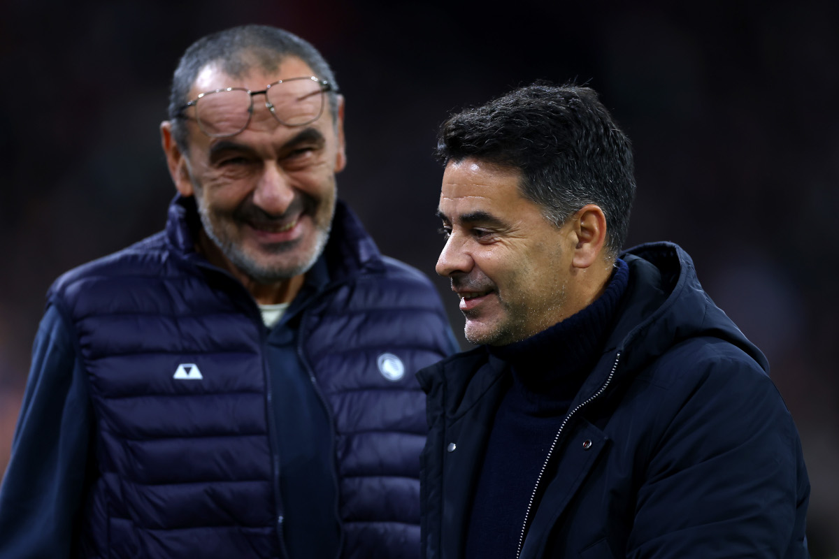 AMSTERDÃO, HOLANDA - 22 DE OUTUBRO: Michel, treinador principal do Ajax, Maurizio Sarri, treinador principal da Atalanta BC, antes da partida MD2 da fase da liga UEFA Conference League 2026/27 entre AFC Ajax e Atalanta BC em Johan Cruy20, Arena 620, em 20 de outubro, Holanda. (Foto: Dean Moutaropoulos/Getty Images)