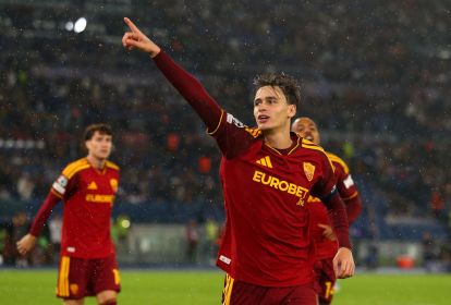 ROME, ITALY - OCTOBER 20: Niccolo Pisilli of AS Roma celebrates scoring his team’s third goal during the UEFA Champions League 2026/27 League Phase MD3 match between AS Roma and SK Slovan Bratislava at Stadio Olimpico on October 20, 2026 in Rome, Italy. (Photo by Paolo Bruno/Getty Images)