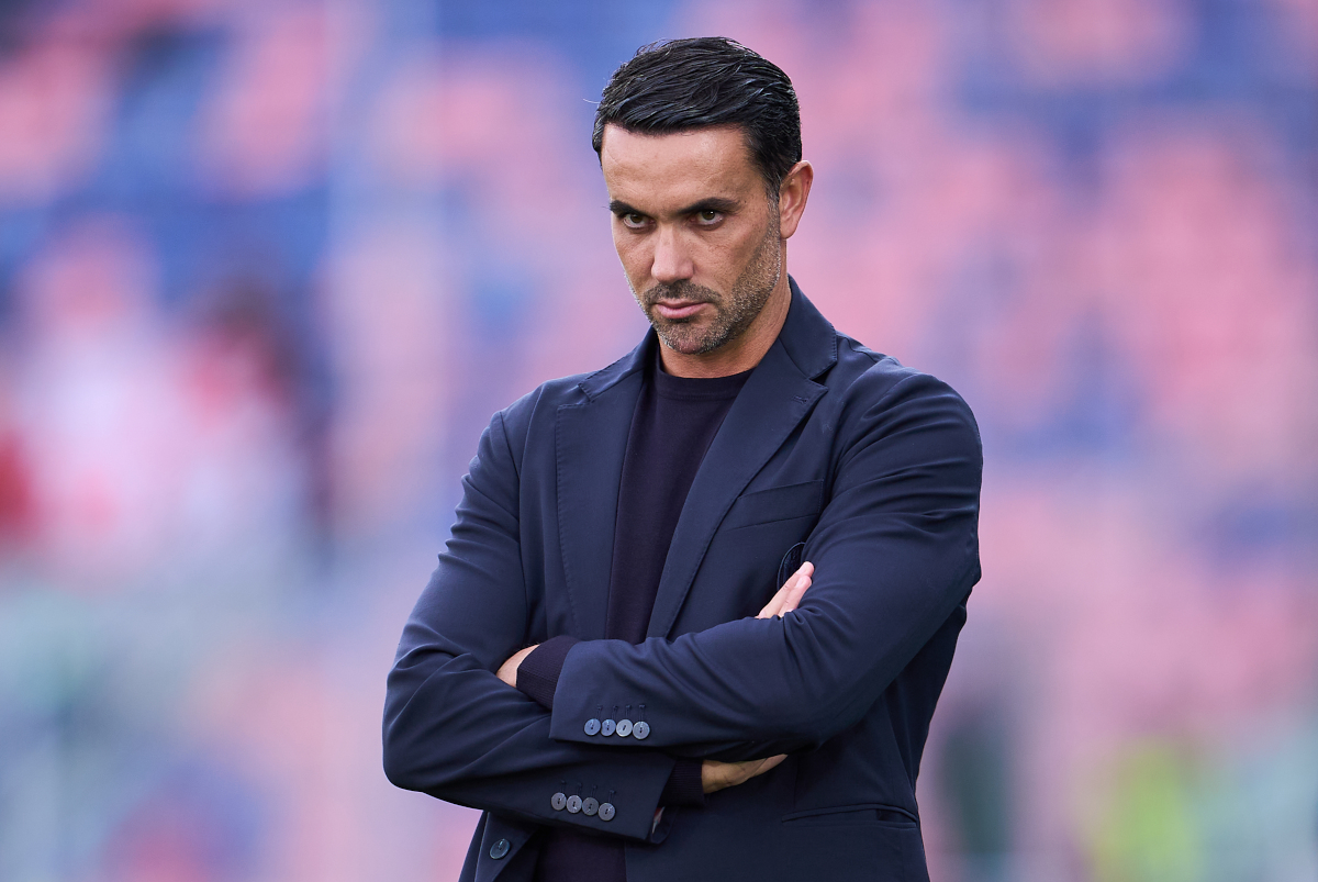 ITÁLIA - 31 DE OUTUBRO: O técnico Raffaele Palladino do Bologna FC dirige a partida da Série A entre Bologna FC e AC Monza no Estádio Renato Dalle Aura em 31 de outubro de 2026 na Itália. (Foto de Emmanuel Ciancaglini/Getty Images)