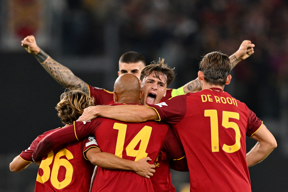 ROME, ITALY - OCTOBER 14: Donyell Malen and Niccolo Pisilli of AS Roma celebrates scoring his team’s third goal with teammates during the UEFA Champions League 2026/27 League Phase MD2 match between AS Roma and Real Madrid C.F. at Stadio Olimpico on October 14, 2026 in Rome, Italy. (Photo by Tullio M. Puglia/Getty Images)