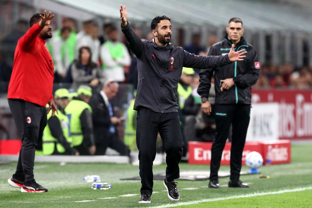 ITÁLIA - 18 DE OUTUBRO: O técnico do AC Milan, Ruben Amorim, reage durante a partida da Série A entre AC Milan e Atalanta PC no Stadio Giuseppe Meazza em 18 de outubro de 2026 na Itália. (Foto de Marco Luzani/Getty Images)