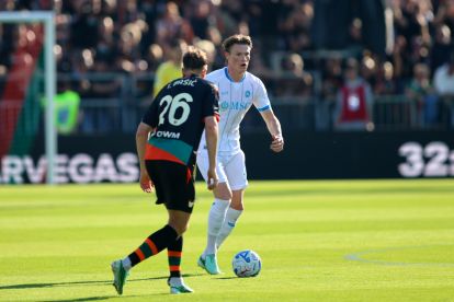 VENICE, ITALY - OCTOBER 17: Scott Mctominay of SSC Napoli during the Serie A match between Venezia FC and SSC Napoli at Stadio Pier Luigi Penzo on October 17, 2026 in Venice, Italy. (Photo by Maurizio Lagana/Getty Images)