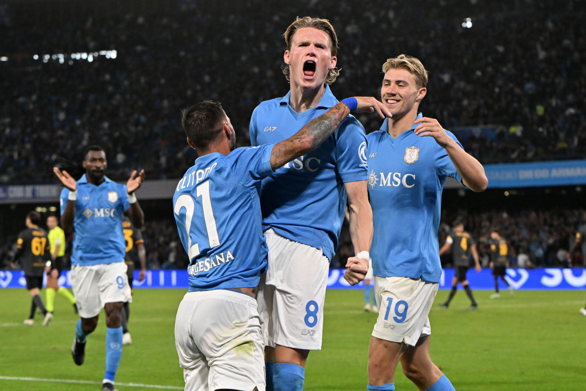 NAPLES, ITALY - OCTOBER 24: Scott McTominay of SSC Napoli celebrates with Matteo Politano of SSC Napoli after scoring his team's second goal during the Serie A match between SSC Napoli and AS Roma at Stadio Diego Armando Maradona on October 24, 2026 in Naples, Italy. (Photo by Francesco Pecoraro/Getty Images)