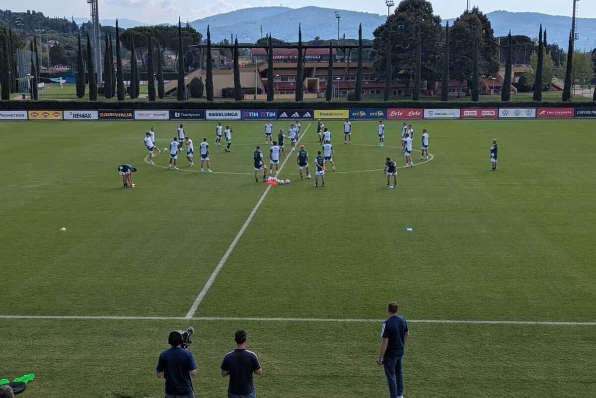 A Itália treina em Coverciano antes da partida da Liga das Nações contra a França, em 1º de outubro de 2026 (Foto: Lorenzo Bettoni)