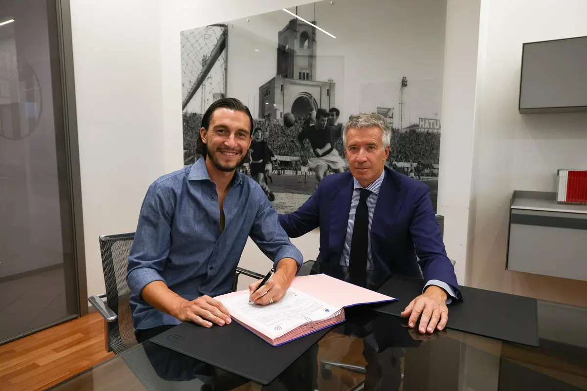 OFICIAL: Matteo Darmian se junta ao Bologna em transferência gratuita (via www.bolognafc.it)