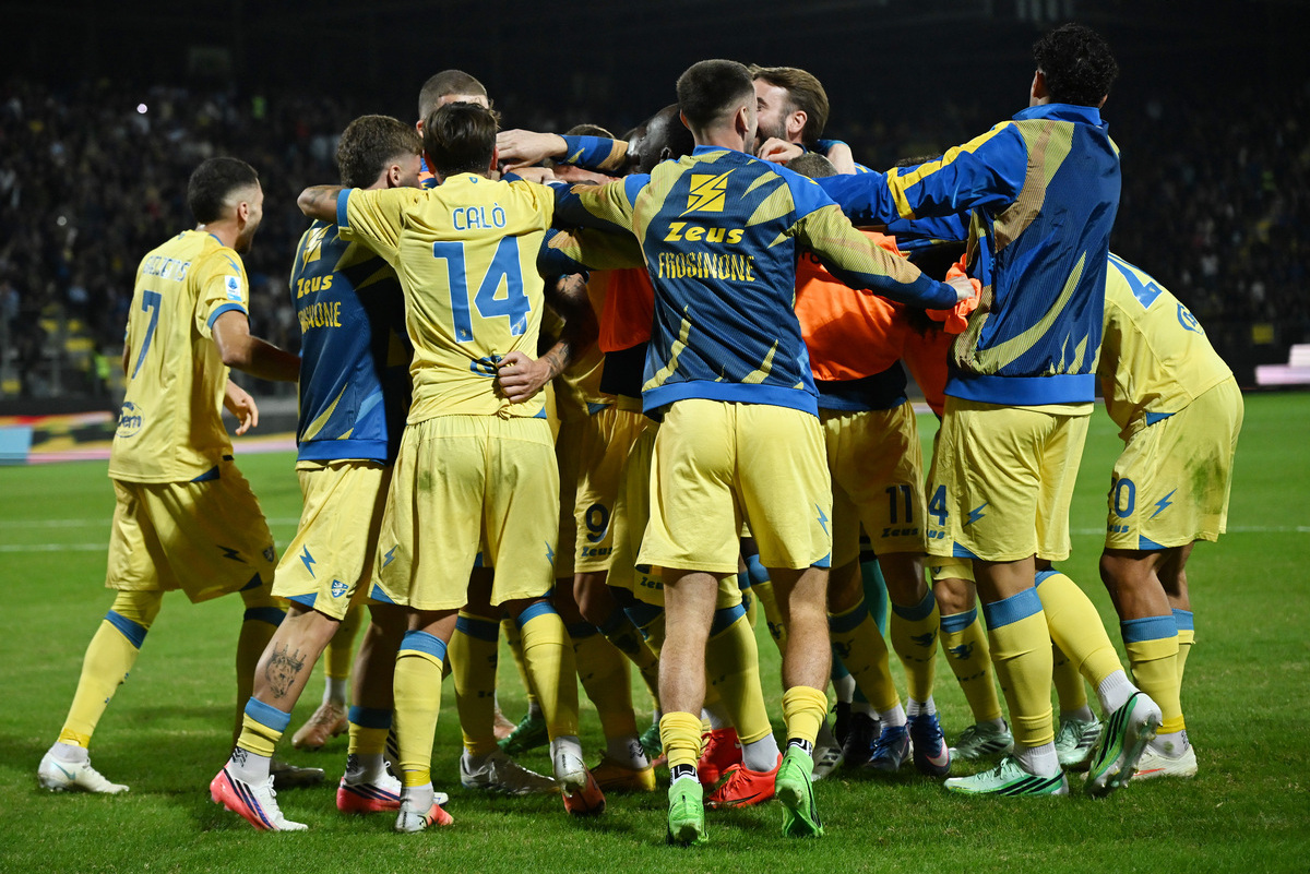 Serie A | Frosinone 4-2 Sassuolo: Hat-trick delight for Italy U21 star Raimondo