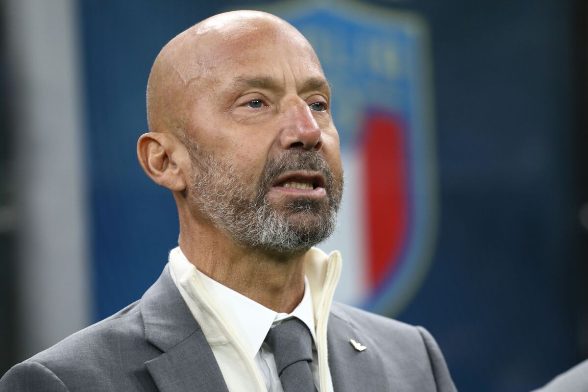MILÃO, ITÁLIA - 23 DE SETEMBRO: Gianluca Vialli da Itália assiste à partida do Grupo 3 da Liga das Nações A da UEFA entre Itália e Inglaterra em San Siro em 23 de setembro de 2022 em Milão, Itália. (Foto de Marco Luzzani/Getty Images)
