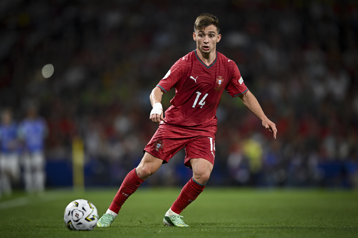 PORTO, PORTUGAL - 4 DE OUTUBRO: Francisco Conceição de Portugal joga durante a partida da Fase de Grupos da Liga das Nações 2026/27 da UEFA entre Portugal e Noruega no Estádio do Drago em 4 de outubro de 2026 no Porto, Portugal. (Foto de Octavio Pazos/Getty Images)