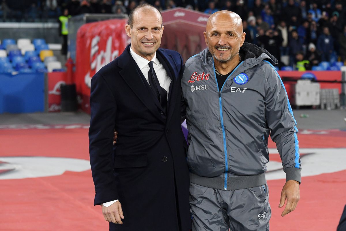 NAPLES, ITALY - JANUARY 13: Massimiliano Allegri Juventus coach greets Luciano Spalletti SSC Napoli coach before the Serie A match between SSC Napoli_Juventus at Stadio Diego Armando Maradona on January 13, 2023 in Naples, Italy. (Photo by Francesco Pecoraro/Getty Images)