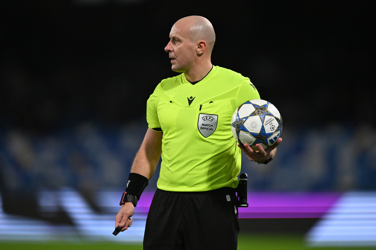 NAPLES, ITALY - NOVEMBER 25: Referee Szymon Marciniak during the UEFA Champions League 2025/26 League Phase MD5 match between SSC Napoli and Qarabag FK at Stadio Diego Armando Maradona on November 25, 2025 in Naples, Italy. (Photo by Francesco Pecoraro/Getty Images)